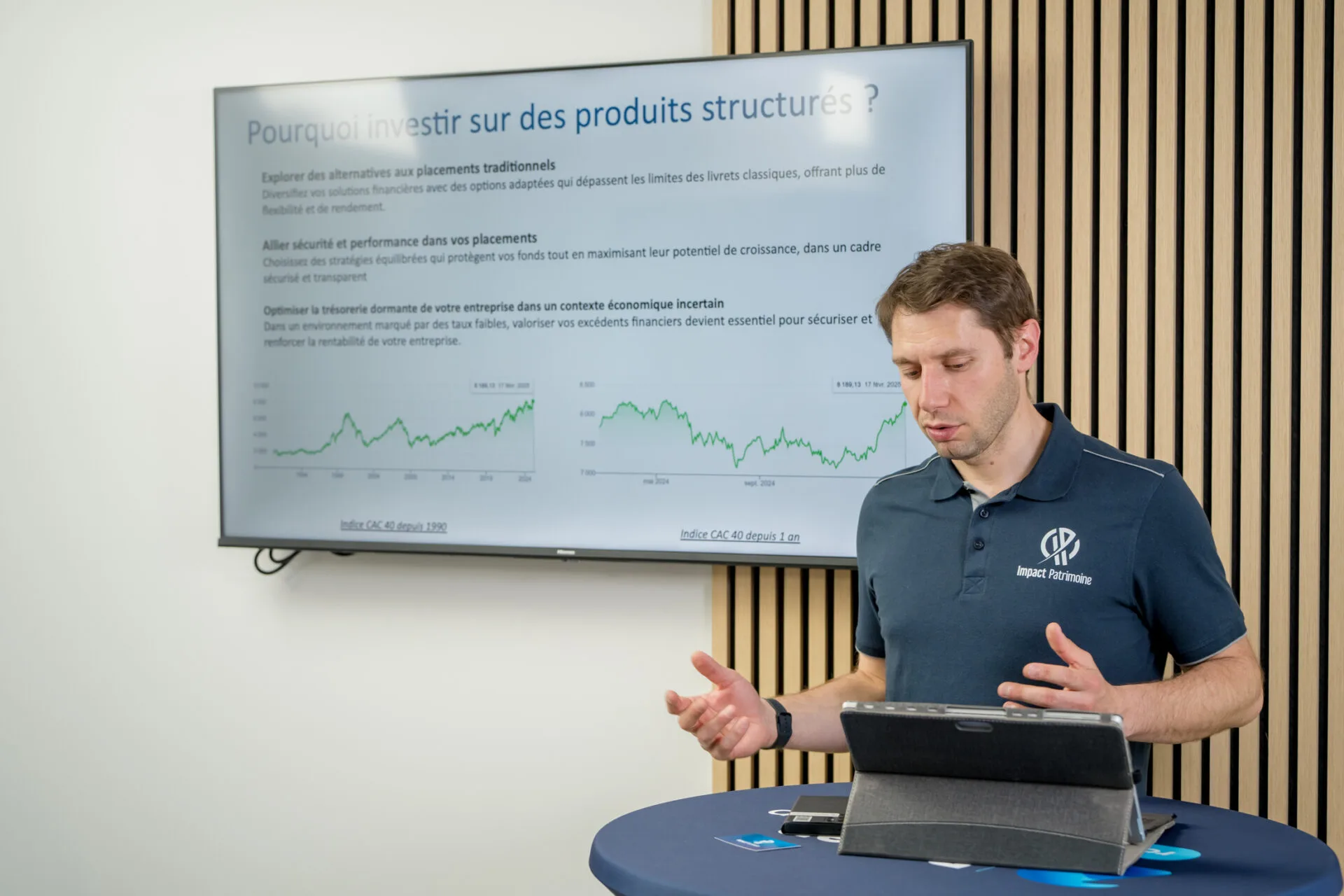 Portrait corporate d'un dirigeant d'entreprise PME – photo de chef d'entreprise courtier pour sa communication marketing à Rouen, Bourg-Achard, Elbeuf, Rouen