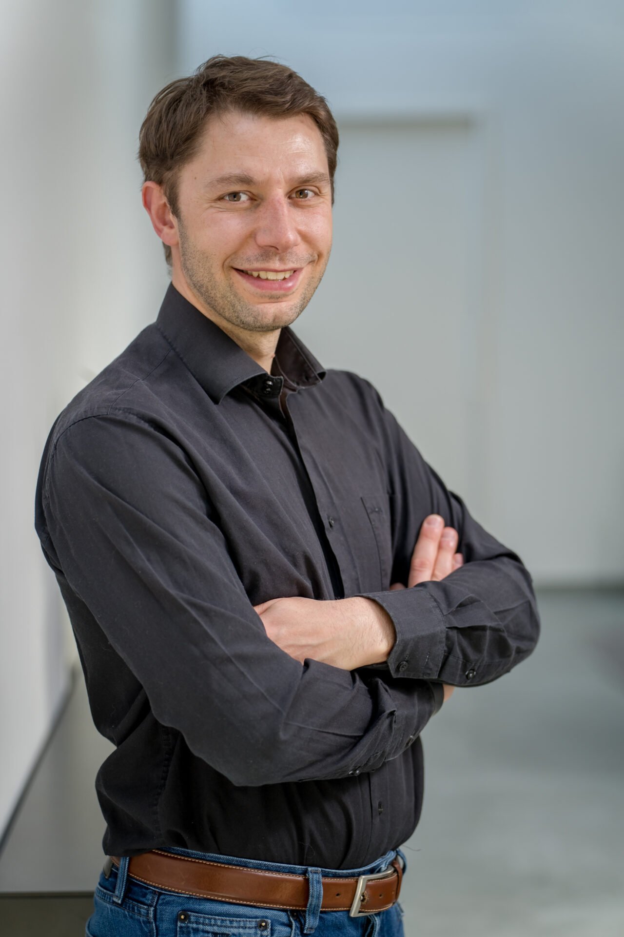 Portrait professionnel d'un dirigeant d'entreprise – photo de chef d'entreprise pour sa communication marketing à Rouen, Le Nezubourg, Elbeuf, Rouen