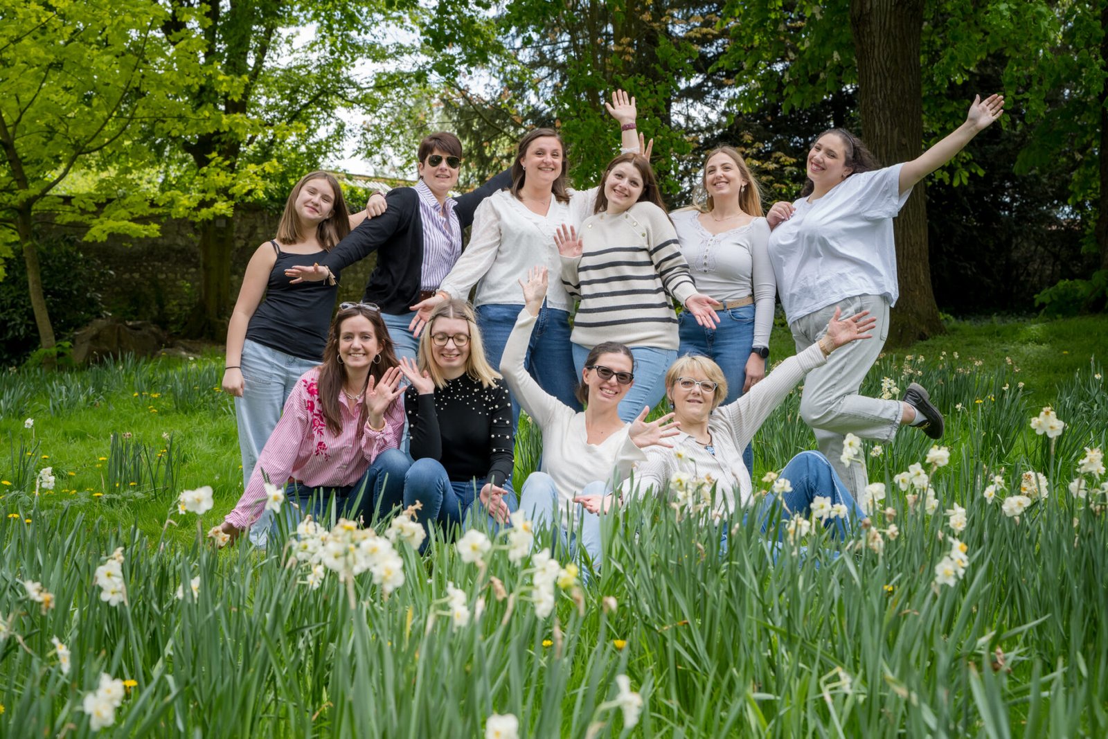 Photo de copines, amies pour une séance EVJF et Baby shower à Rouen en Normandie, proche Elbeuf, Bourgtheroulde